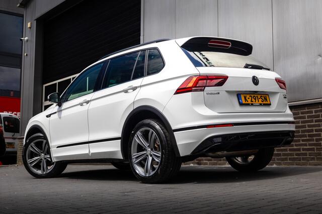 Volkswagen TIGUAN 2.0 TSI 180 pk 4Motion Highline R-Line / Pano-Dak/ Head-Up/ Sport-Stoelen/ Stoel.Verw/ 360-Camera/ Adap.Cruise/ Apple-Carplay/ 19''LMV