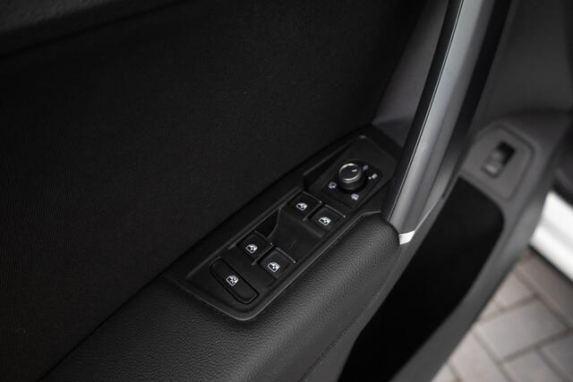 Volkswagen TIGUAN 2.0 TSI 180 pk 4Motion Highline R-Line / Pano-Dak/ Head-Up/ Sport-Stoelen/ Stoel.Verw/ 360-Camera/ Adap.Cruise/ Apple-Carplay/ 19''LMV