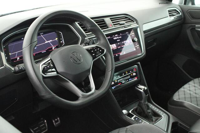 Volkswagen TIGUAN 1.5 TSI 150pk DSG R-Line Business+ Trekhaak Camera Keyless Stoelverwarming Virtual Cockpit Navigatie