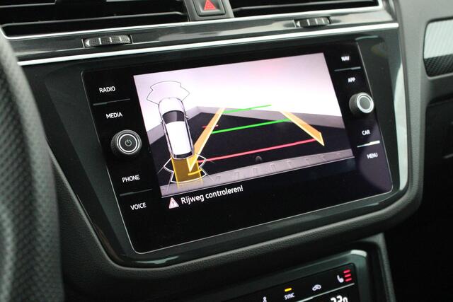 Volkswagen TIGUAN 1.5 TSI 150pk DSG R-Line Business+ Trekhaak Camera Keyless Stoelverwarming Virtual Cockpit Navigatie