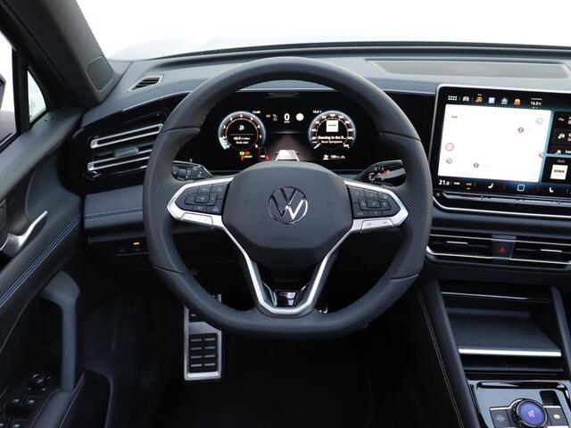 Volkswagen TIGUAN 1.5 eTSI R-Line | Panoramadak | Black style | Dodehoekdetectie | Camera | Massagestoelen |