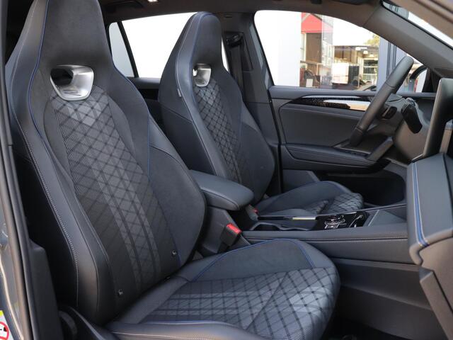 Volkswagen TIGUAN 1.5 eTSI R-Line | Panoramadak | Black style | Dodehoekdetectie | Camera | Massagestoelen |