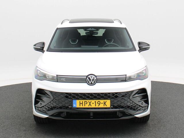 Volkswagen TIGUAN 1.5 eHybrid R-Line Edition | 204 PK | Trekhaak | Stoel & Stuur Verwarming | Stoelmassage | Black Style Pakket |