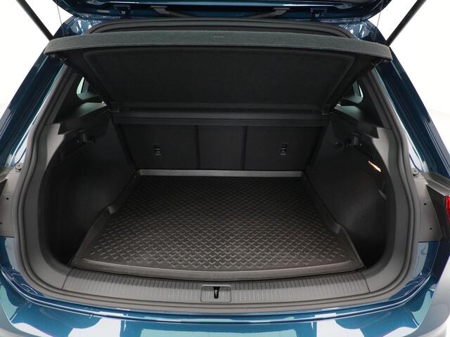 Volkswagen TIGUAN 1.5 TSI 150pk DSG R-Line Panorama Camera Matrix Led Clima Carplay