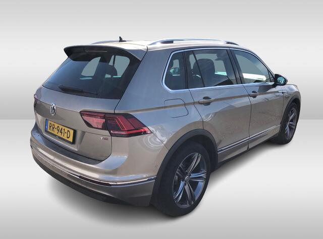 Volkswagen TIGUAN 1.4 TSI ACT Highline Bus. R-Line / Trekhaak / Panoramadak / 360Camera / 19'' / Virtual Cockpit / Apple CarPlay / DAB / Stoelverwarming / ACC
