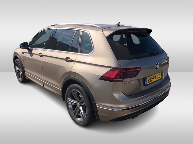 Volkswagen TIGUAN 1.4 TSI ACT Highline Bus. R-Line / Trekhaak / Panoramadak / 360Camera / 19'' / Virtual Cockpit / Apple CarPlay / DAB / Stoelverwarming / ACC