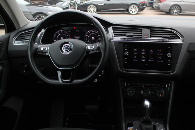 Volkswagen TIGUAN 1.4 TSI ACT Highline Bus. R-Line / Trekhaak / Panoramadak / 360Camera / 19'' / Virtual Cockpit / Apple CarPlay / DAB / Stoelverwarming / ACC
