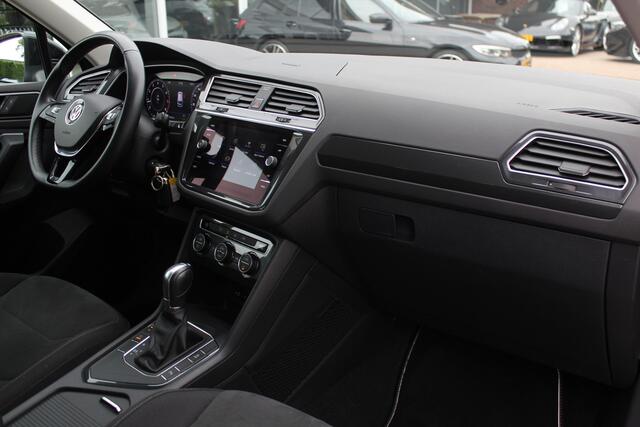 Volkswagen TIGUAN 1.4 TSI ACT Highline Bus. R-Line / Trekhaak / Panoramadak / 360Camera / 19'' / Virtual Cockpit / Apple CarPlay / DAB / Stoelverwarming / ACC