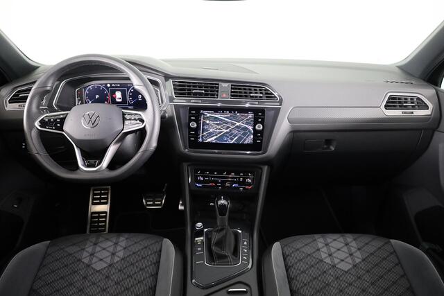 Volkswagen TIGUAN 1.5 TSI R-Line Business 150 pk Automaat (DSG) | Verlengde garantie | Navigatie | Panoramadak | Elektr. trekhaak | Parkeersensoren (Park assist) | Achteruitrijcamera | Stoelverwarming |