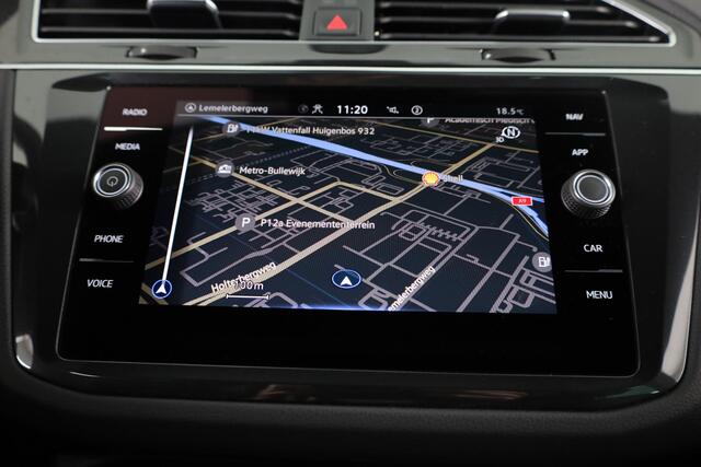 Volkswagen TIGUAN 1.5 TSI R-Line Business 150 pk Automaat (DSG) | Verlengde garantie | Navigatie | Panoramadak | Elektr. trekhaak | Parkeersensoren (Park assist) | Achteruitrijcamera | Stoelverwarming |