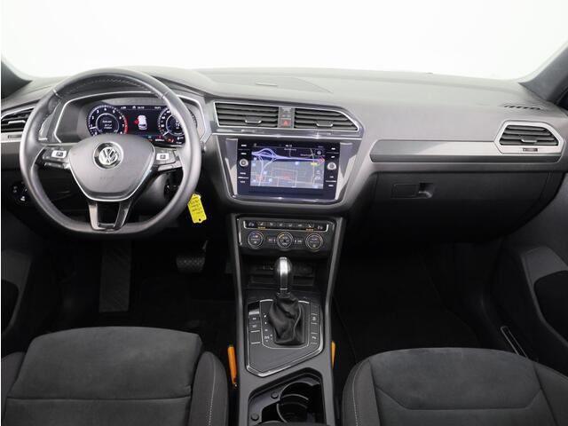 Volkswagen TIGUAN 1.4 TSI ACT Highline 150 PK | Automaat (DSG) | R-Line | Panoramadak | Stoelverwarming | Digitaal dashboard | Camera