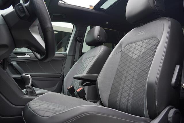 Volkswagen TIGUAN Volkswagen Tiguan 1.4TSI/245pk eHybrid R-Line Blackstyle|2022|Panoramadak|Trekhaak|MatrixLED|Virtual Cockpit|PDC+360Camera|Carplay/AndroidAuto