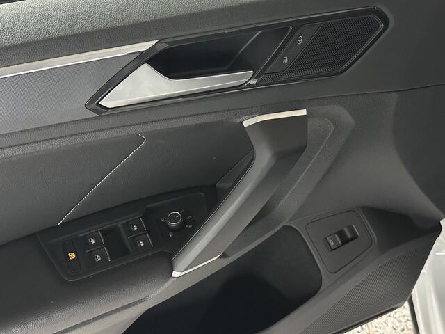Volkswagen TIGUAN 2.0 TSI 4Motion Highline Business R 2 x R-line | Trekhaak | Standkachel