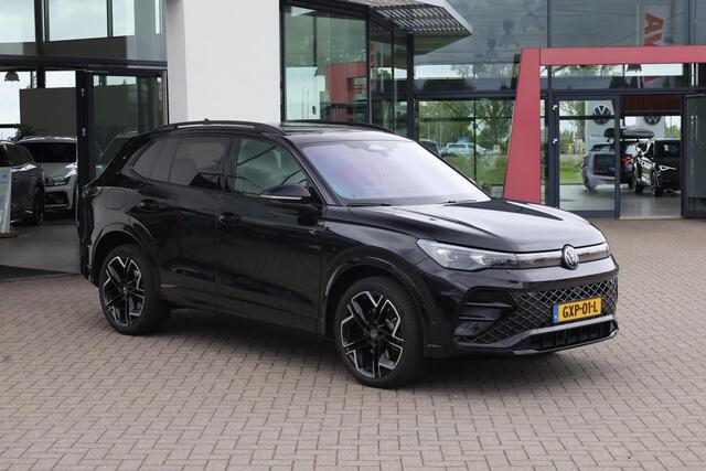 Volkswagen TIGUAN 1.5 eHybrid R-Line Business 272PK / 200kW, Interieur pakket (Leder 'Varenna' bekleding, verwarmbare voorstoelen, verwarmbaar stuurwiel, verwarmbare ruitensproeiers), wegklapbare trekhaak, panoramadak, Assistance pakket plus (rondomzichtcamera (area view),