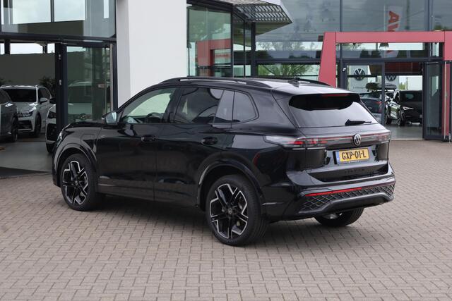 Volkswagen TIGUAN 1.5 eHybrid R-Line Business 272PK / 200kW, Interieur pakket (Leder 'Varenna' bekleding, verwarmbare voorstoelen, verwarmbaar stuurwiel, verwarmbare ruitensproeiers), wegklapbare trekhaak, panoramadak, Assistance pakket plus (rondomzichtcamera (area view),