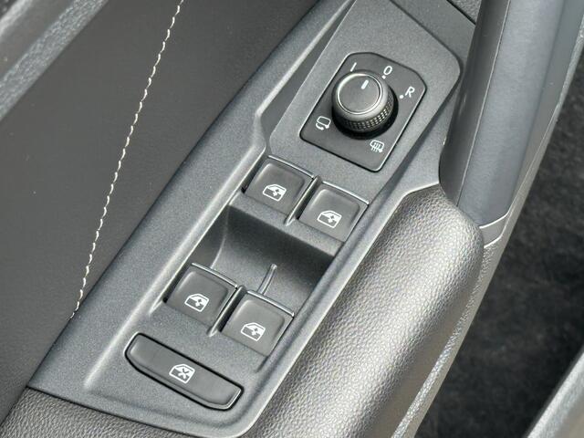 Volkswagen TIGUAN 1.4 TSI eHybrid R-Line | 360 Camera | Dode hoek | Elek. Achterklep | Rijklaar incl. garantie