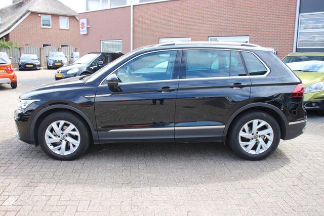 Volkswagen TIGUAN 1.5 TSI Life Business Automaat | Navi | Stuur- en Stoelverwarming | Camera |