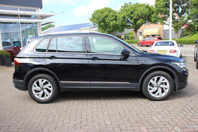 Volkswagen TIGUAN 1.5 TSI Life Business Automaat | Navi | Stuur- en Stoelverwarming | Camera |