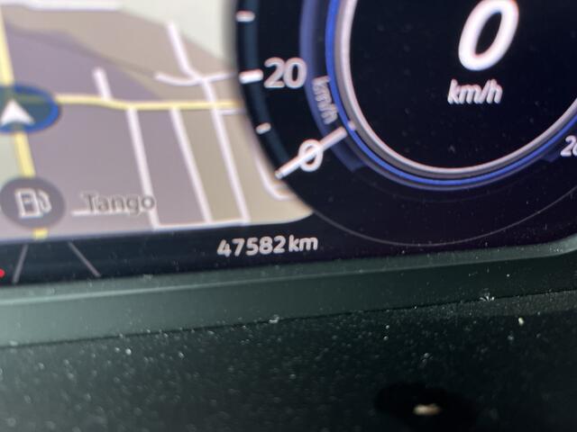 Volkswagen TIGUAN 1.4 TSI eHybrid R-Line / AUTOMAAT/ 2X R-LINE/ 245 PK / ELEKTR. TREKHAAK/ 19" LMV/ HEAD-UP DISPLAY/ DIGITAL DASH/ ADAPT. CRUISE/ PARK. SENSOREN + CAMERA/ APP-CONNECT/ NAVI/ 3-ZONE CLIMA/ STOEL-STUUR VERWARM.