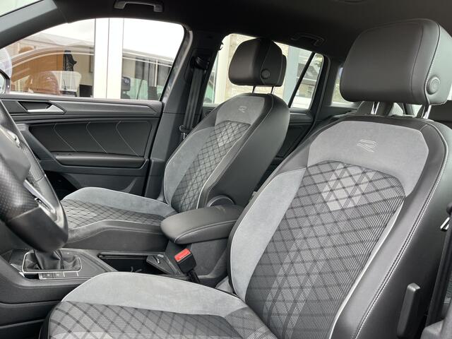 Volkswagen TIGUAN 1.4 TSI eHybrid R-Line / AUTOMAAT/ 2X R-LINE/ 245 PK / ELEKTR. TREKHAAK/ 19" LMV/ HEAD-UP DISPLAY/ DIGITAL DASH/ ADAPT. CRUISE/ PARK. SENSOREN + CAMERA/ APP-CONNECT/ NAVI/ 3-ZONE CLIMA/ STOEL-STUUR VERWARM.
