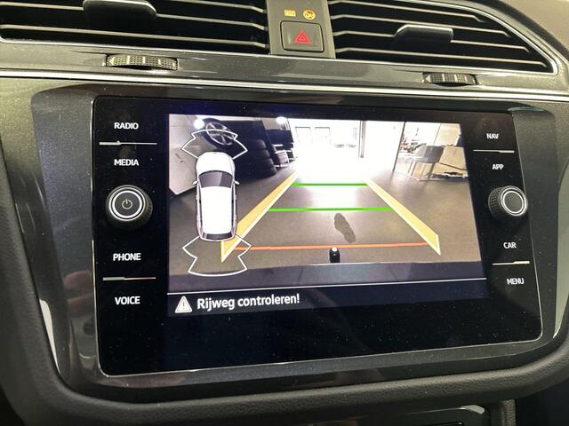 Volkswagen TIGUAN 1.5 Tsi 150pk Life Business · Camera · Keyless · Trekhaak · Apple/Android Car Play · Navi · 17'' Inch ·