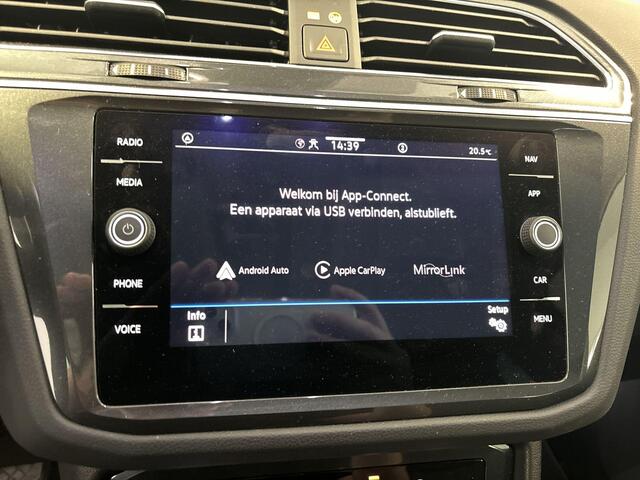 Volkswagen TIGUAN 1.5 Tsi 150pk Life Business · Camera · Keyless · Trekhaak · Apple/Android Car Play · Navi · 17'' Inch ·