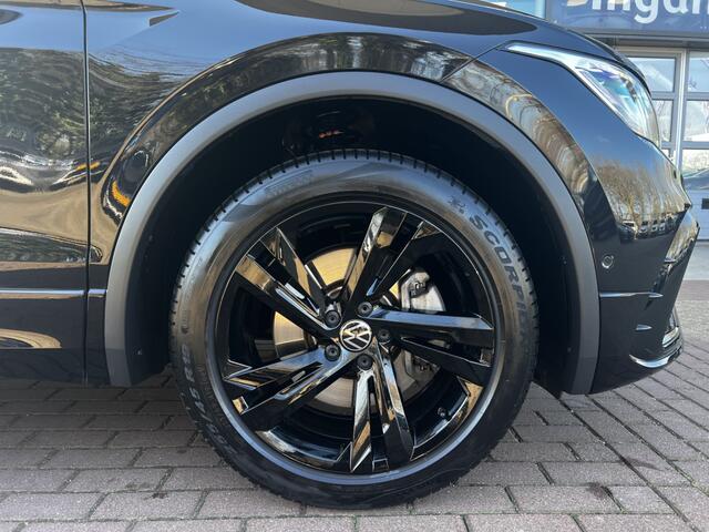 Volkswagen TIGUAN 1.4 TSI eHybrid 245pk DSG R-Line Business+ / Panoramadak / Black Style / 19" LMV / Trekhaak Elek. / 360 Camera / Keyless / Alarm / Stuur en Stoelverwarming V+A / IQ LED Matrix / Elek. Achterklep / Dode Hoek Sensor
