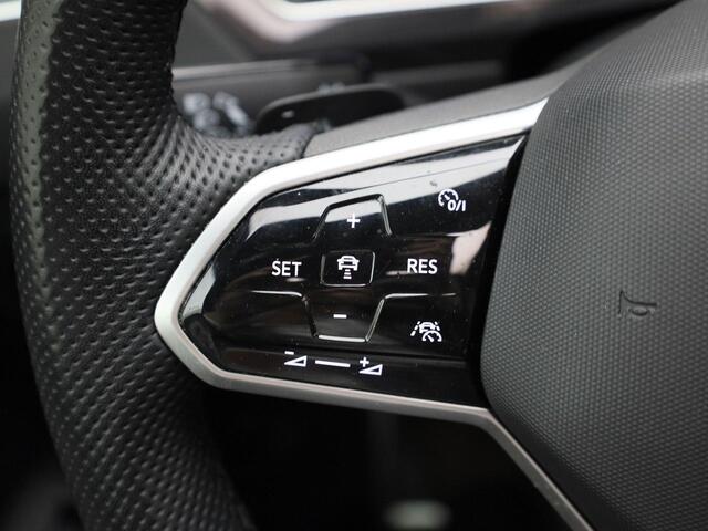 Volkswagen TIGUAN 1.5TSI/150PK R-Line Blackstyle DSG · Panoramadak · Leder · Camera + Parkeersensoren