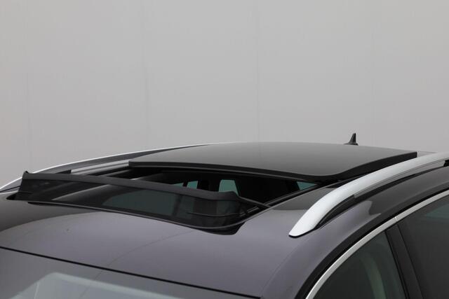 Volkswagen TIGUAN 1.4 TSI 245 pk DSG eHybrid Elegance | Panoramadak | IQ Light | Achteruitrijcamera | Navigatie | Stoelverwarming