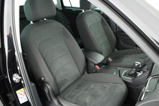 Volkswagen TIGUAN 1.4 TSI 150pk DSG ACT Highline Trekhaak Camera Keyless Stoelverwarming Virtual Cockpit Navigatie