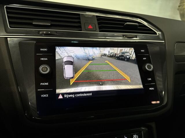 Volkswagen TIGUAN 1.5 TSI R-Line Bns+ | PANO | CAMERA | TREKHAAK | NAVI