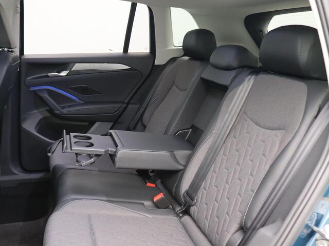 Volkswagen TIGUAN 1.5 eHybrid Life Edition 204PK DSG verwarmbare voorruit, full led, side assist, elek. achterklep, achteruitrijcamera, navi via apple carplay/android auto, stoelverwarming voor + achter, stuurwielverwarming, 18" lichtmetaal adaptive cruise