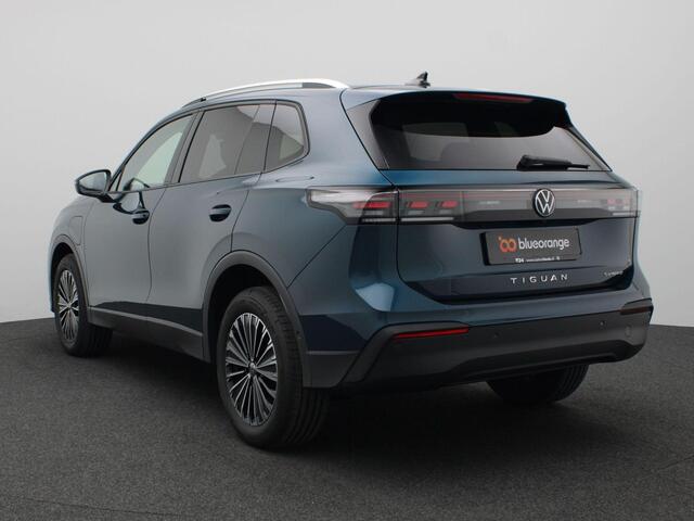 Volkswagen TIGUAN 1.5 eHybrid Life Edition 204PK DSG verwarmbare voorruit, full led, side assist, elek. achterklep, achteruitrijcamera, navi via apple carplay/android auto, stoelverwarming voor + achter, stuurwielverwarming, 18" lichtmetaal adaptive cruise
