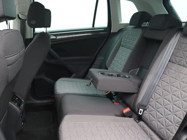 Volkswagen TIGUAN 1.4 TSI Life e-hybrid 245PK DSG led, adaptive cruise, achteruitrijcamera, lane assist, keyless, elek. bedienbare achterklep, navigatie, 17" lichtmetaal