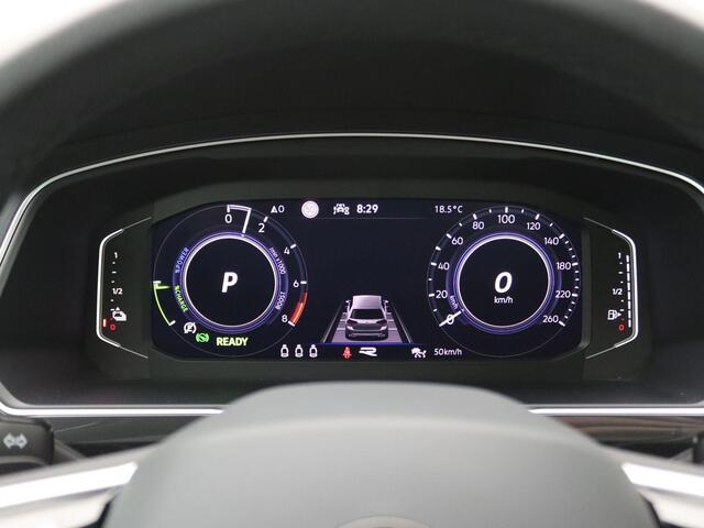 Volkswagen TIGUAN 1.4 TSI eHybrid R-Line Business+ 245PK DSG Matrix-LED, Keyless, Side Assist, Achteruitrijcamera, Navi, Virtual Cockpit, 19" LM, Stoel-Stuurverwarming, Adaptive cruise control