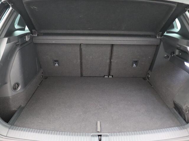 Volkswagen TIGUAN 1.4 TSI eHybrid R-Line Business 245PK DSG leder, matrix led, 360gr. camera, side assist, adaptive cruise, stuur-stoelverwarming, elek. bedienbare achterklep, 19" lichtmetaal