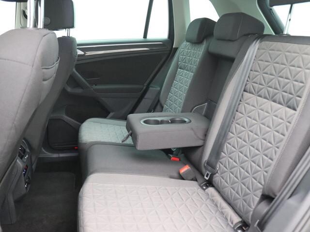 Volkswagen TIGUAN 1.4 TSI eHybrid Life Business 245PK DSG Adaptieve Cruise Controle, Side Assist, 360gr. Camera, Elektr. Achterklep, Virtual Cockpit, Stuurverwarming, Trekhaak, 17" LM Velgen