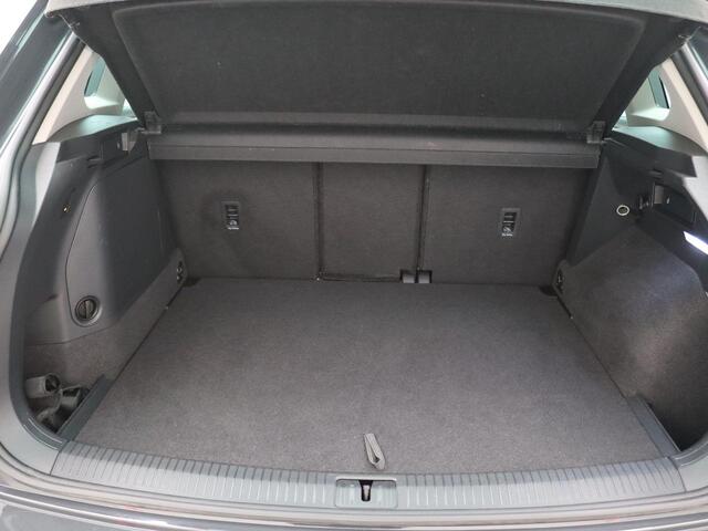 Volkswagen TIGUAN 1.4 TSI eHybrid Life Business 245PK DSG Adaptieve Cruise Controle, Side Assist, 360gr. Camera, Elektr. Achterklep, Virtual Cockpit, Stuurverwarming, Trekhaak, 17" LM Velgen