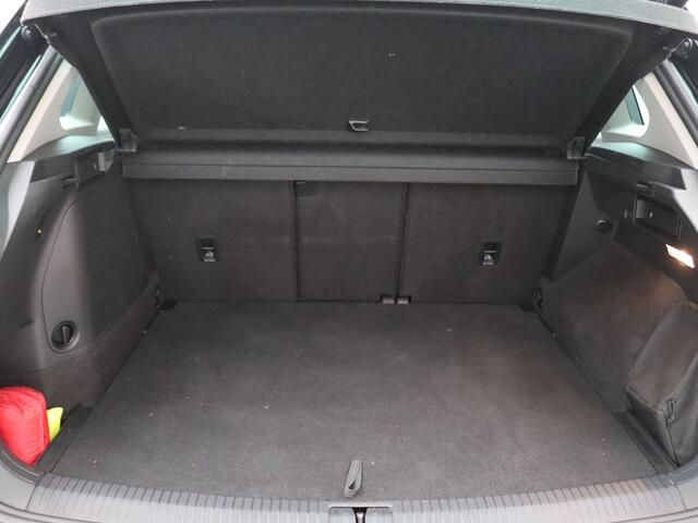 Volkswagen TIGUAN 1.4 TSI eHybrid Elegance 245PK DSG Pano-Schuifdak, Adaptieve Cruise Controle, Side Assist, Achteruitrijcamera, Stoel-Stuurverwarming, Elektr. Achterklep, Trekhaak, 19" LM Velgen