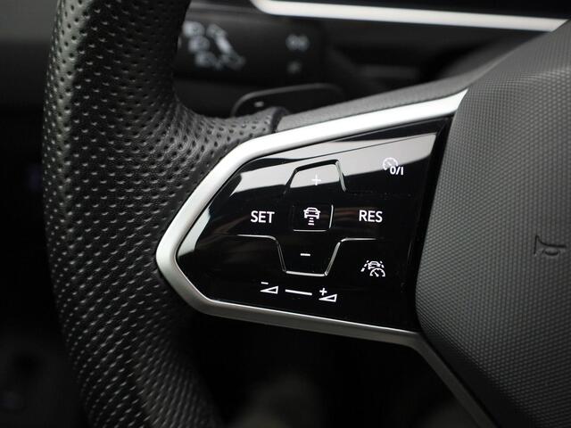 Volkswagen TIGUAN 1.5TSI/150PK R-Line Blackstyle DSG · Navigatie · App connect · Camera + Parkeersensoren