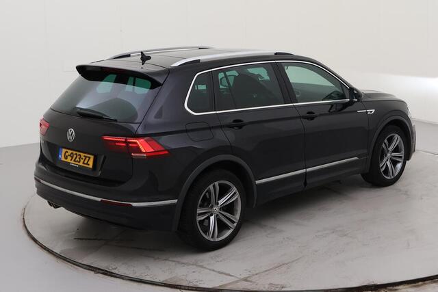 Volkswagen TIGUAN 1.5 TSI ACT R-Line / AUTOMAAT/ PANO/ CAMERA/ PARK. SENSOREN/ LED/ DIGITAL DASHBOARD/ ELEK. ACHTERKLEP/ 19" LMV