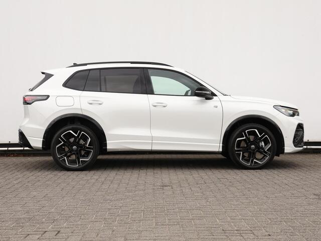 Volkswagen TIGUAN R-Line-Edition 1.5 eHybrid 272 pk | Panoramadak | 360'' Camera | Trekhaak | Stoel & stuurverwarming |