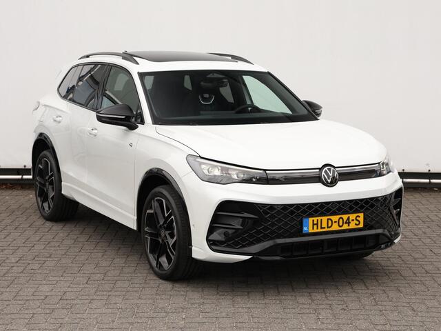 Volkswagen TIGUAN R-Line-Edition 1.5 eHybrid 272 pk | Panoramadak | 360'' Camera | Trekhaak | Stoel & stuurverwarming |