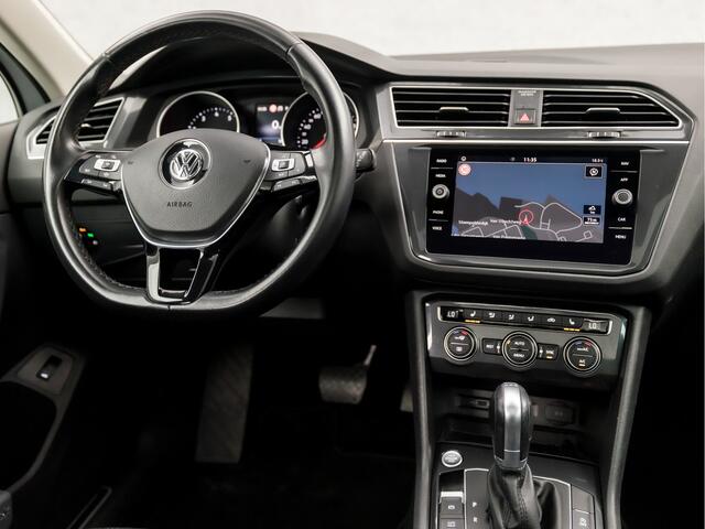 Volkswagen TIGUAN 1.5 TSI ACT Sportline Business 150Pk Automaat (PANORAMADAK, APPLE CARPLAY, GROOT NAVI, LED KOPLAMPEN, KEYLESS, LEDEREN SPORTSTOELEN, STOELVERWARMING, ADAPTIVE CRUISE, ELEK ACHTERKLEP, GETINT GLAS, NIEUWSTAAT)