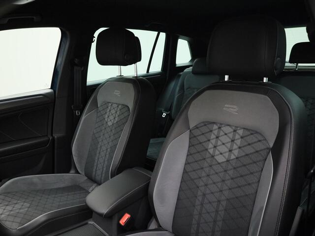 Volkswagen TIGUAN 1.5 TSI 150pk DSG R-Line Business+ · Navigatie · Trekhaak · Camera + Parkeersensoren