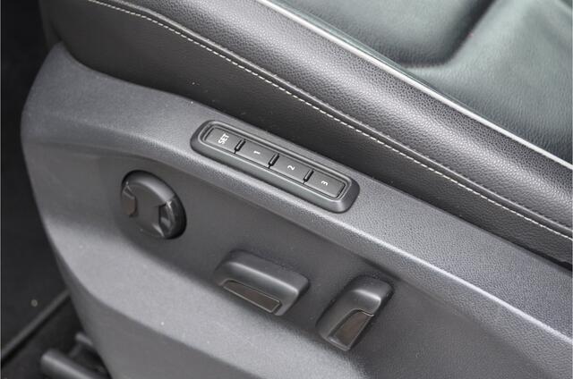 Volkswagen TIGUAN 2.0 TDI 2x R-line Highline Virtual cockpit | 2x Memory stoel | LED koplampen | Carplay | Leer | Stoelverwarming | Trekhaak