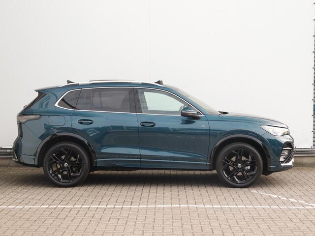 Volkswagen TIGUAN 1.5 eTSI R-Line Business | Keyless | Massage stoelen voor | Panoramadak | 360° camera | Head up Display | Harman Kardon |