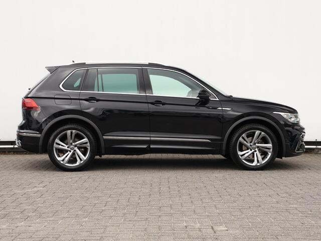 Volkswagen TIGUAN 1.5 TSI R-Line Business 150 PK DSG | Navigatie | LED Matrix | Keyless | Trekhaak | 19" Sebring | Camera | Side assist | Stoelverwarming | 1e eigenaar