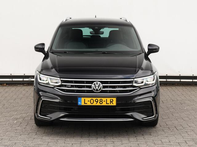Volkswagen TIGUAN 1.5 TSI R-Line Business 150 PK DSG | Navigatie | LED Matrix | Keyless | Trekhaak | 19" Sebring | Camera | Side assist | Stoelverwarming | 1e eigenaar