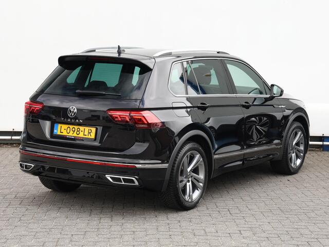 Volkswagen TIGUAN 1.5 TSI R-Line Business 150 PK DSG | Navigatie | LED Matrix | Keyless | Trekhaak | 19" Sebring | Camera | Side assist | Stoelverwarming | 1e eigenaar